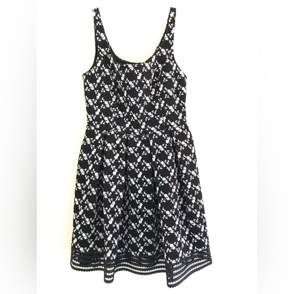 SB By Sachin & Babi | Floral Embroidered Black White Dress Size 8 Sleeveless - Picture 5 of 12